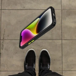 Coque IPhone 14 Aneu Series Electric Vibes (Black / Lime Green) -Magasin D'Accessoires Mobiles aneu ipha22 electric vibes 4