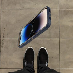 Coque IPhone 14 Pro Max Defender Series Blue Suede Shoes -Magasin D'Accessoires Mobiles defender iphd22 blue suede shoes 4