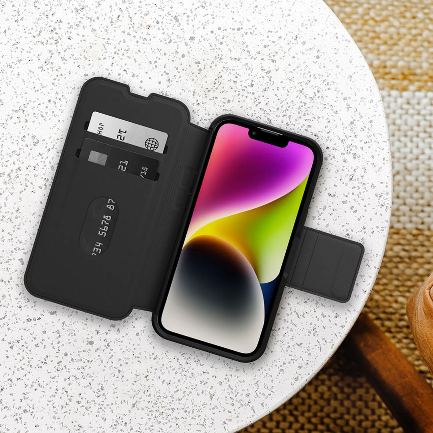 Coque IPhone 14 Strada Series Shadow (Black) 6 Coque IPhone 14 Strada Series Shadow (Black) – Image 4