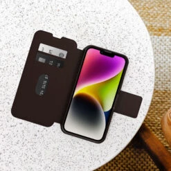 Coque IPhone 14 Plus Strada Series Espresso (Brown) -Magasin D'Accessoires Mobiles strada iphb22 espresso 4