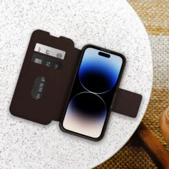 Coque IPhone 14 Pro Coque Strada Series Espresso (Brown) 9 Coque IPhone 14 Pro Coque Strada Series Espresso (Brown) -Magasin D'Accessoires Mobiles strada iphc22 espresso 4