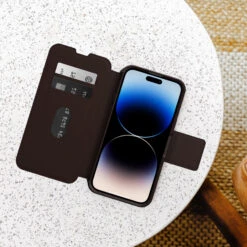 Coque IPhone 14 Pro Max Coque Strada Series Espresso (Brown) -Magasin D'Accessoires Mobiles strada iphd22 espresso 4