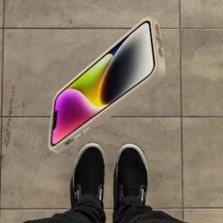 Coque IPhone 14 Plus Symmetry Series Don't Even Chai (Brown) 9 Coque IPhone 14 Plus Symmetry Series Don't Even Chai (Brown) -Magasin D'Accessoires Mobiles symmetry iphb22 dont even chai 4