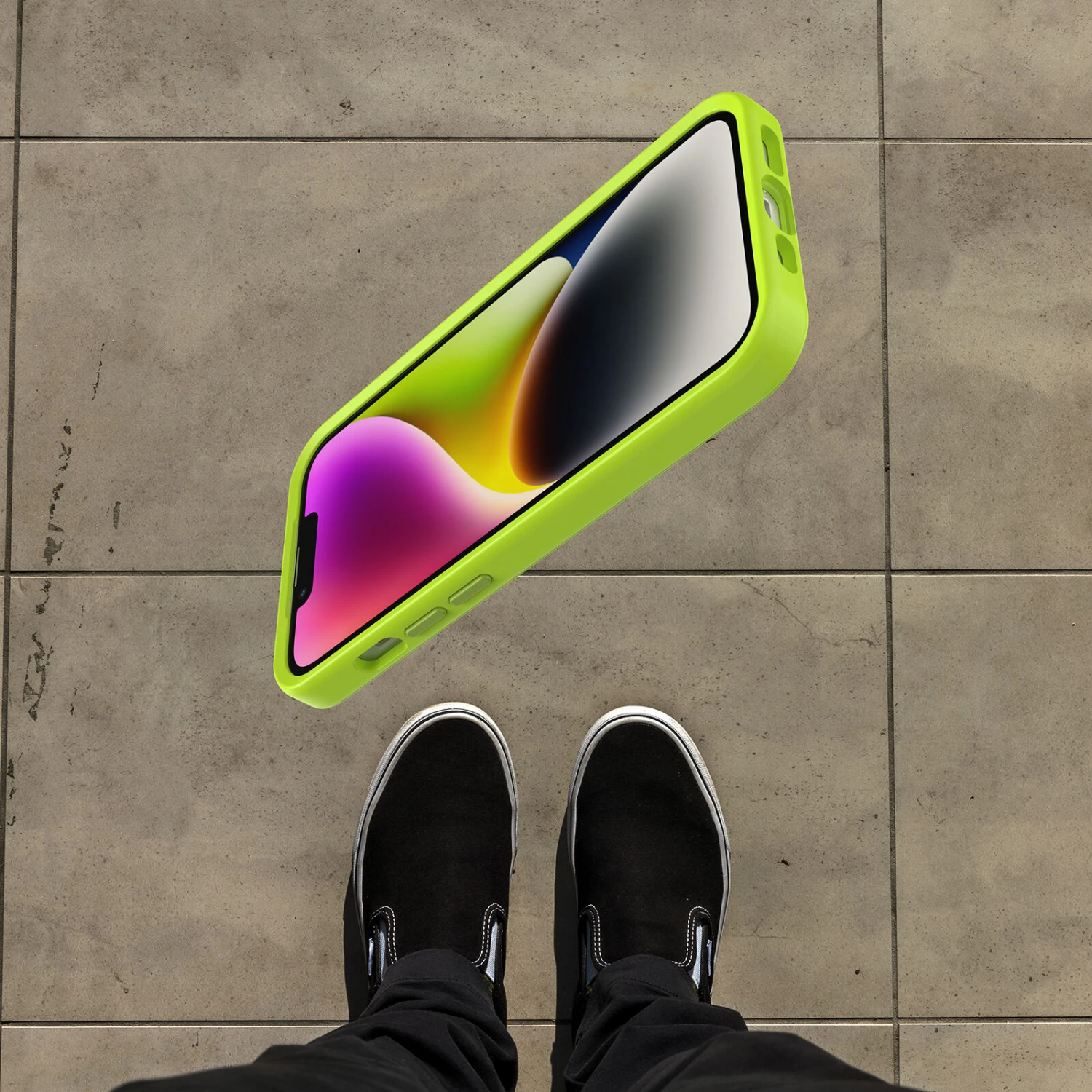 Coque IPhone 14 Et IPhone 13 Symmetry Series Avec MagSafe Lime All Yours (Green) 5 Coque IPhone 14 Et IPhone 13 Symmetry Series Avec MagSafe Lime All Yours (Green) – Image 3