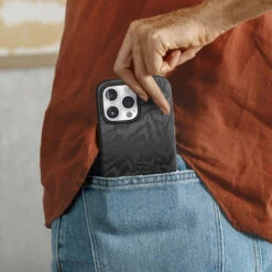 Coque IPhone 14 Pro Max Symmetry Series Avec MagSafe Rebel (Black) -Magasin D'Accessoires Mobiles symmetry plus iphd22 rebel 3